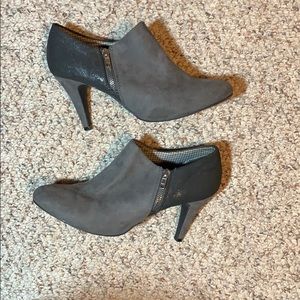Heeled booties